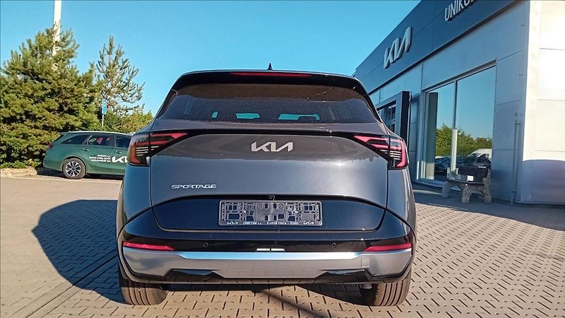Kia Sportage 1,6 T-GDi 4x2 7DCT TOP - fotka 5 z 11