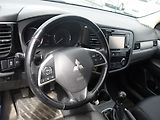 Mitsubishi Outlander 2,3DI-D 4x4 ČR 7 MÍST ! 2.MAJ. - náhled 23