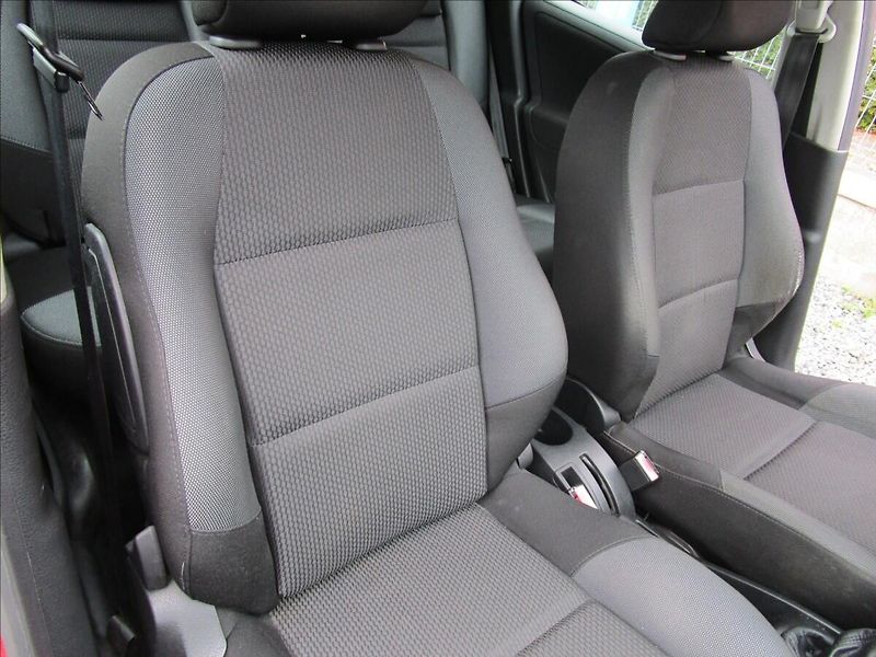 Peugeot 207 SW 1.4VTi Klima - fotka 17 z 36
