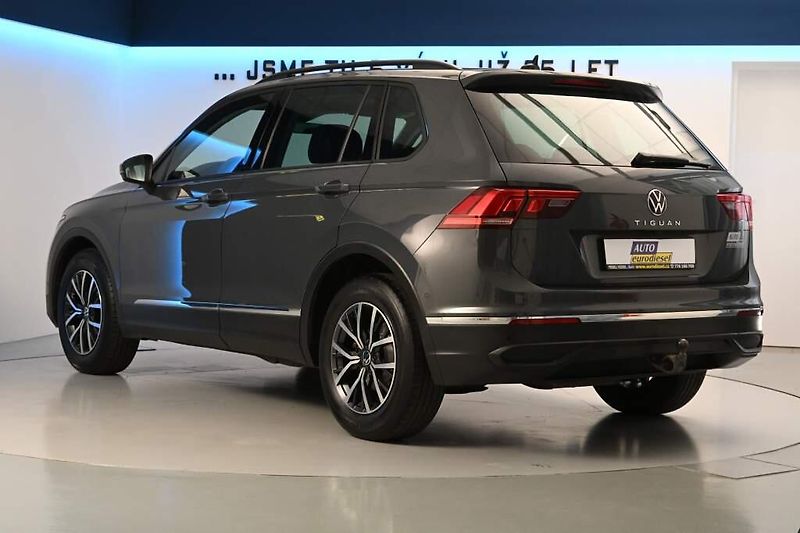Volkswagen Tiguan (2023) 2.0 Matrix LED Tažné Kamera AC - fotka 7 z 38