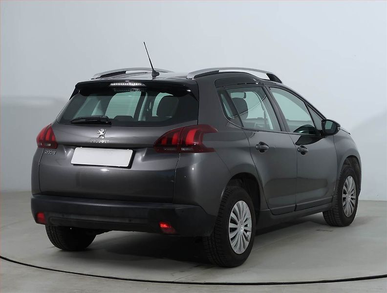 Peugeot 2008 (2019) Active 1.2 PureTech, Tempomat - fotka 5 z 16