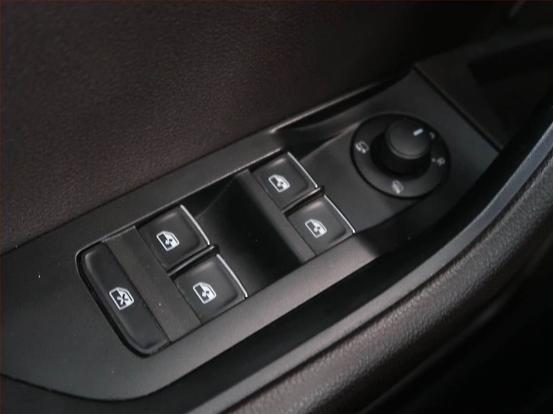 Škoda Superb (2015) 2.0 TDI, Automat, Kůže, Navi - fotka 17 z 18