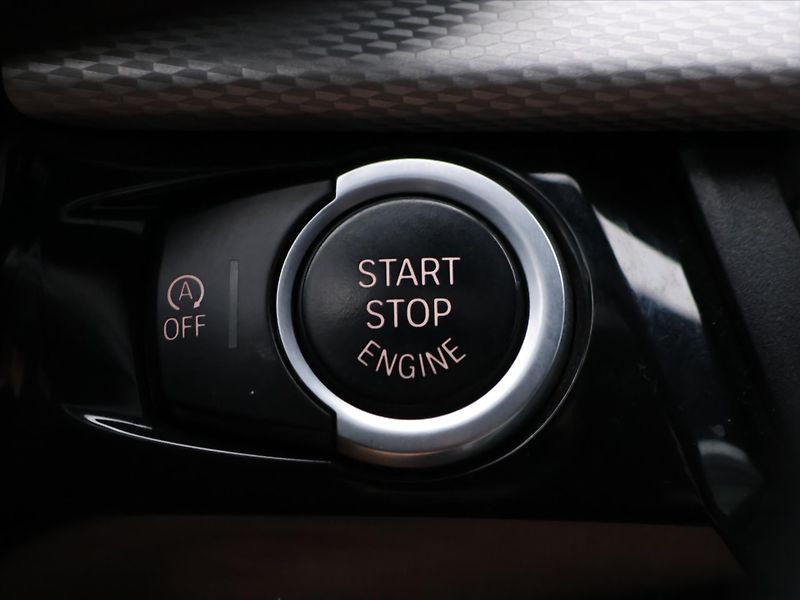 BMW X5 3,0 30d 190 kW CZ DPH xDrive - fotka 25 z 41