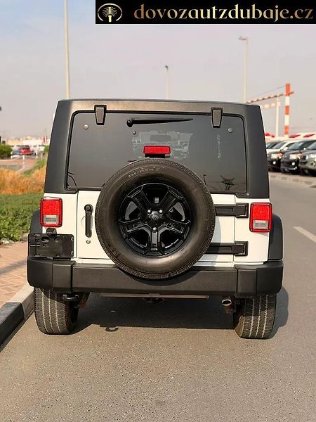 Jeep Wrangler (2018) Jeep Wrangler Rubicon 4x4 - fotka 15 z 17