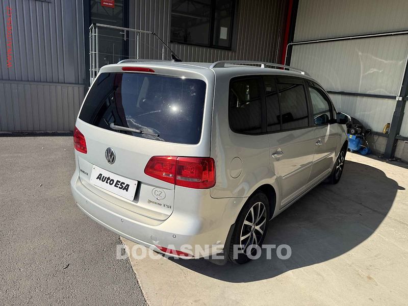 Volkswagen Touran (2010) 1.4TSi, 2.maj,ČR, servis - fotka 2 z 3