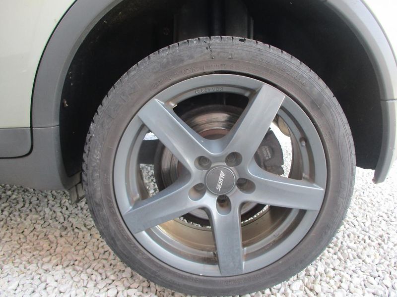 Ford Kuga 2.0 TDCi 4x4 +sada kol - fotka 28 z 30