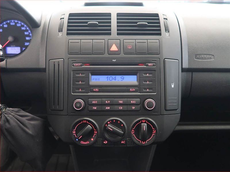 Volkswagen Polo (2009) 1.2 12V - fotka 12 z 14