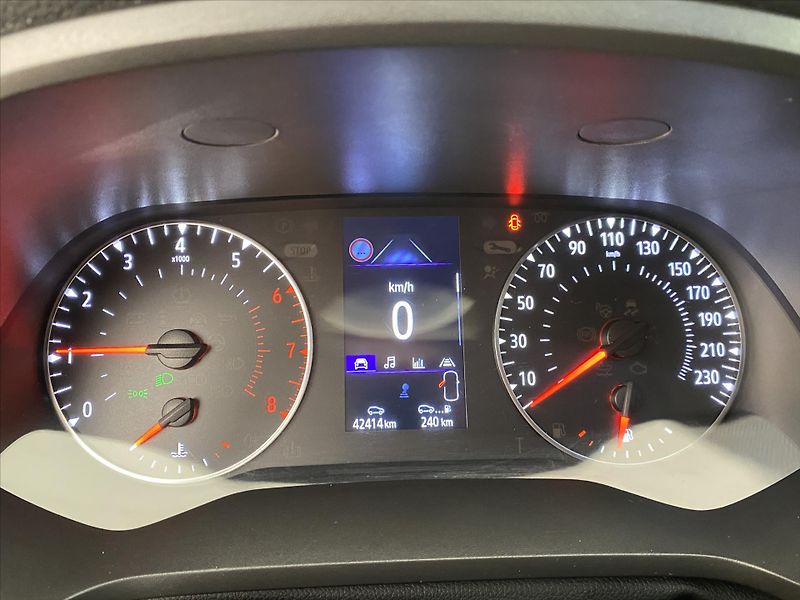Renault Captur 1,0 TCe 67kW 1. maj. ČR - fotka 11 z 29