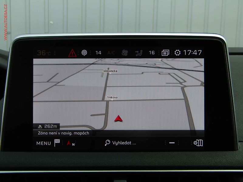 Peugeot 5008 (2019) 1.2 PT, GT Line, LED, navi - fotka 20 z 23