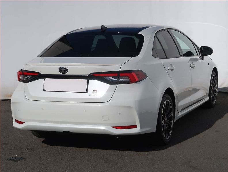 Toyota Corolla (2022) GR Sport 1.8 Hybrid, Hybrid - fotka 5 z 21