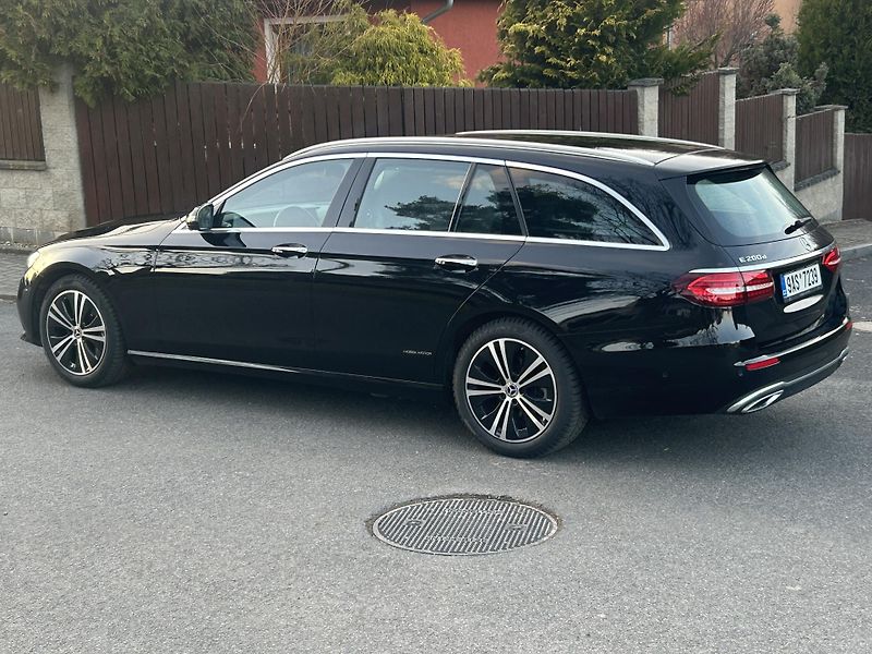 Mercedes-Benz Třídy E (2023) 200d AVANTGARDE ČR 1.maj TAŽNÉ - fotka 8 z 42