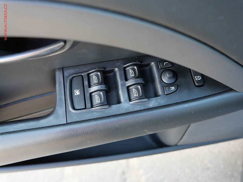 Volvo V70 (2008) 2.4 D5, AC, temp - fotka 11 z 14