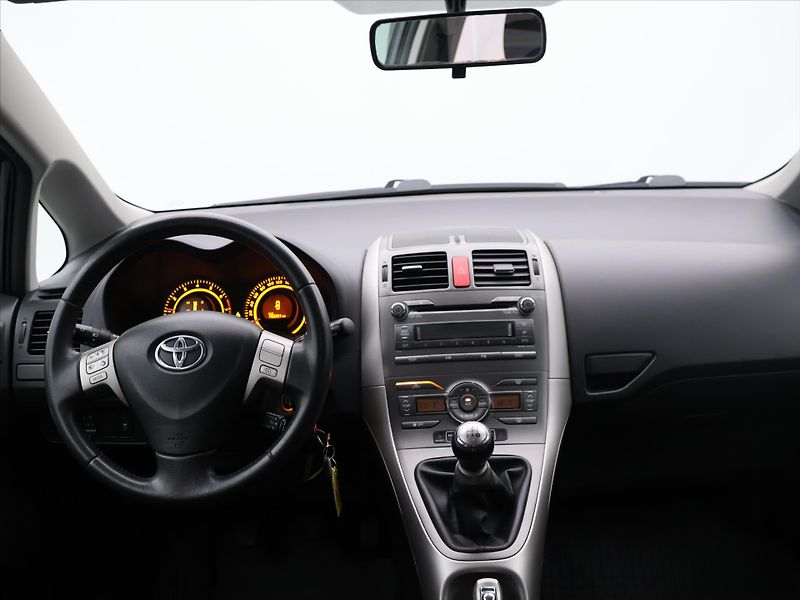 Toyota Auris 1,6 VVT-i 91kW Sol Aut.klima - fotka 15 z 22