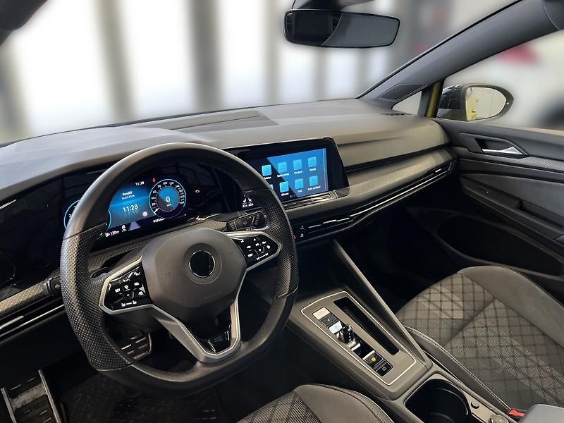 Volkswagen Golf 1,5 TSI EVO BMT 110 kW R-Line - fotka 9 z 22