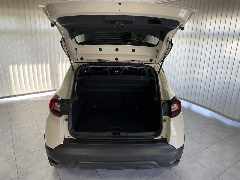 Renault Captur 0.9 TCe ČR 1.MAJ  REZERVACE  - fotka 29 z 30