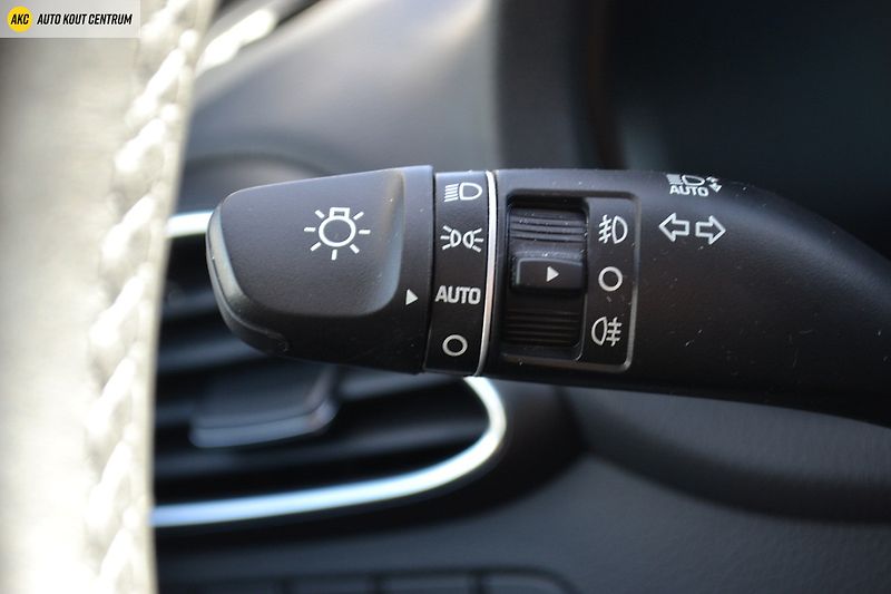 Hyundai i30 WG 1,5I MT SMART FAMILY NAVI F - fotka 39 z 51