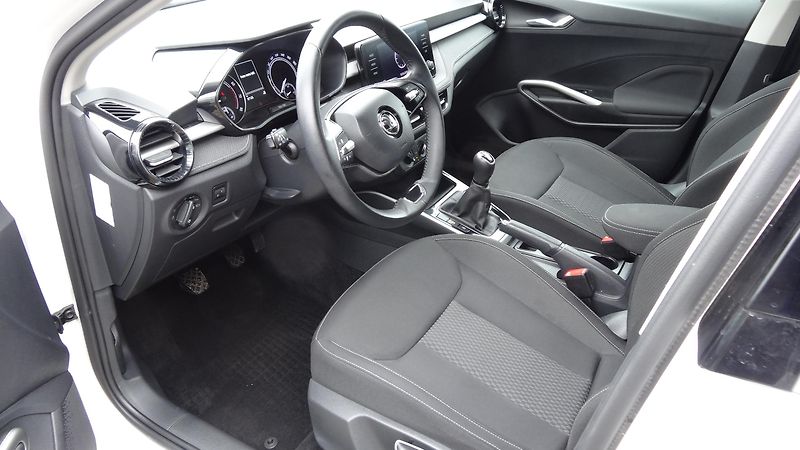 Škoda Fabia 1.0TSi Style + druhá sada kol - fotka 2 z 24