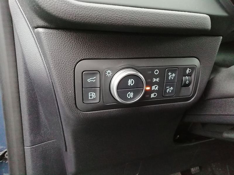 Ford Kuga Plug-In Hybrid ST-Line X - fotka 17 z 20