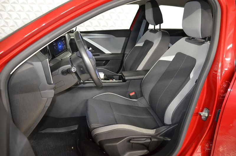 Opel Astra (2024) e-Astra BEV 115 Edition AT - fotka 10 z 16