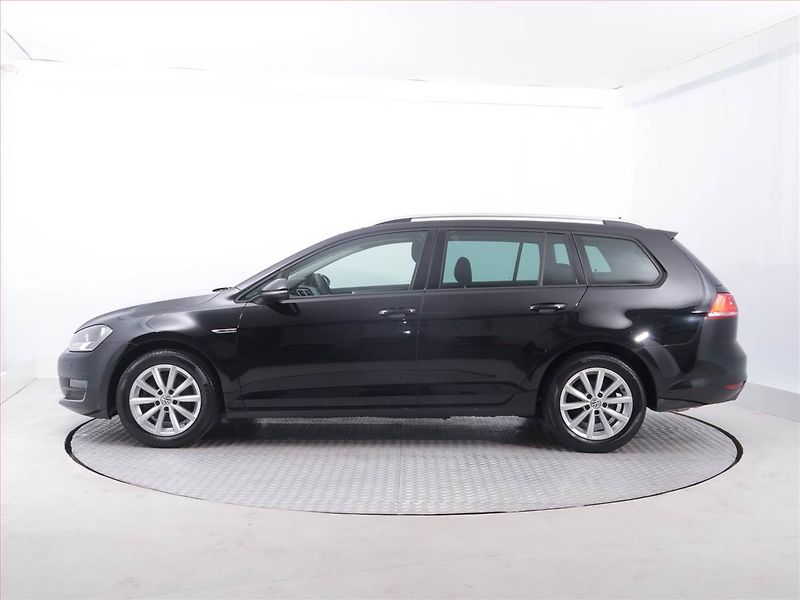 Volkswagen Golf (2015) Comfortline 2.0 TDI - fotka 3 z 21