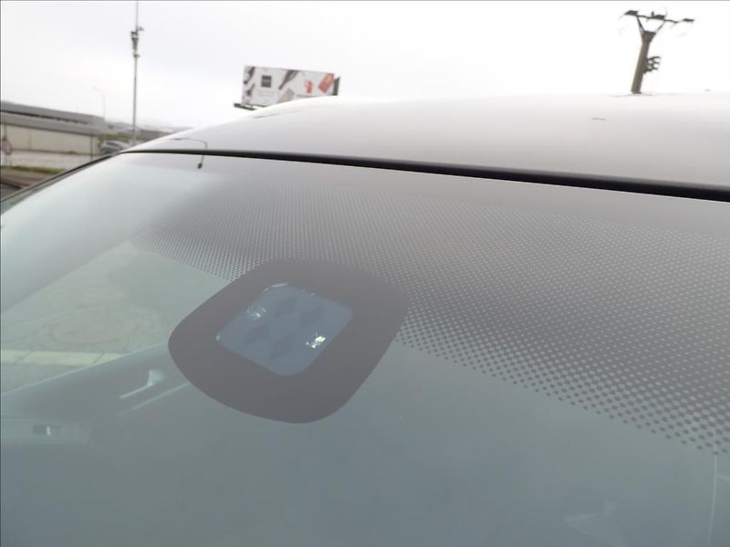Volkswagen Tiguan 1,4 TSI 90KW SPORT - fotka 36 z 50