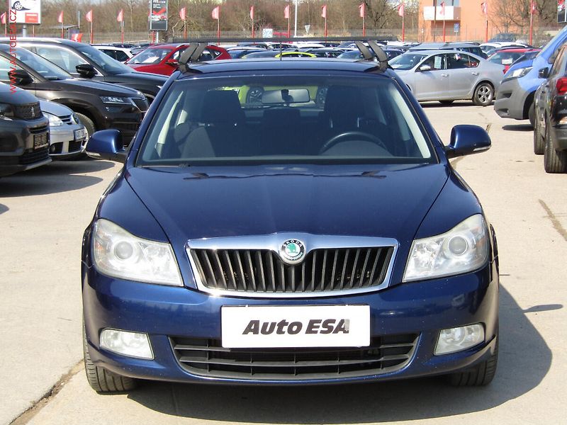 Škoda Octavia (2011) 1.4TSi, ČR, Ambiente - fotka 2 z 16