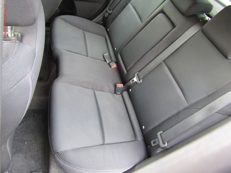 Mazda 3 (2011) 1.6 i, ČR, AAC, temp - fotka 10 z 15