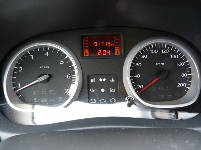 Dacia Duster 1.6 16v Laureáte - fotka 16 z 17