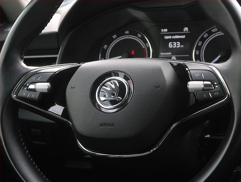 Škoda Kamiq (2022) Ambition Plus 1.0 TSI - fotka 20 z 20
