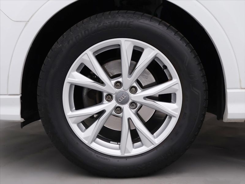 Audi Q3 1,5 35 TFSI S tronic S line CZ - fotka 26 z 33
