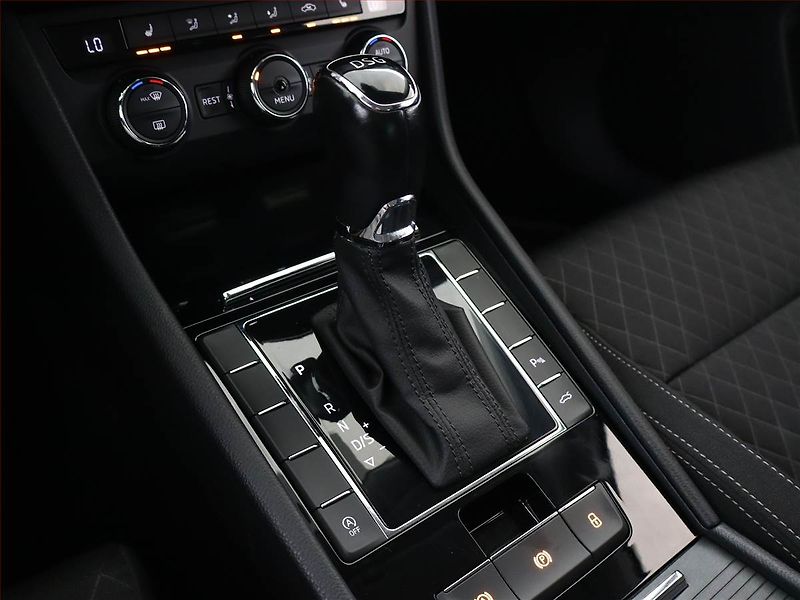 Škoda Superb (2015) Ambition 2.0 TDI, Automat - fotka 11 z 19