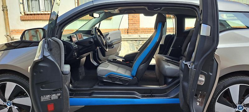 BMW i3 (2015) REX*LED*VÝBAVA*STAV*VÝHŘEV - fotka 15 z 42