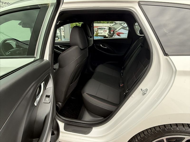 Hyundai i30 1,5 T-GDI 118kW N-Line - fotka 19 z 23