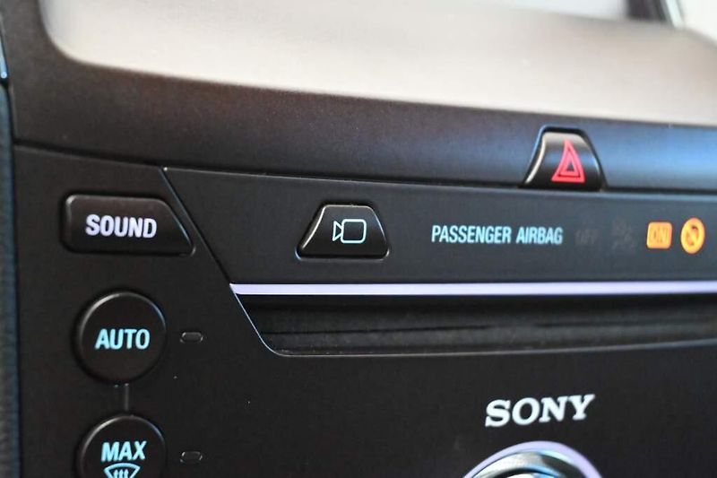 Ford S-MAX (2022) 2.0 ST-LINE 140 KW LED SONY AC - fotka 19 z 39