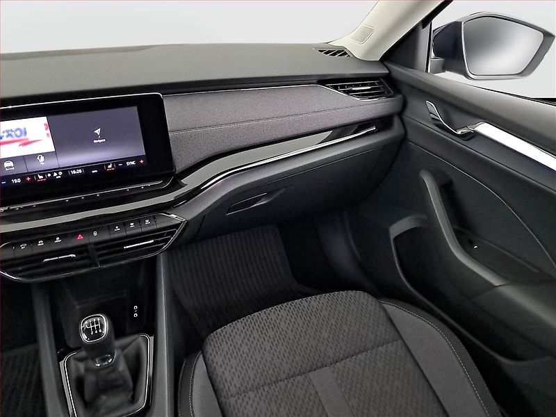 Škoda Octavia (2023) 2.0 TDI - fotka 8 z 16