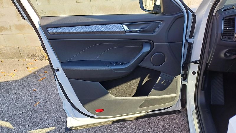 Škoda Kodiaq 2.0 TSI 140kW 4x4 7 míst - ČR - fotka 16 z 26