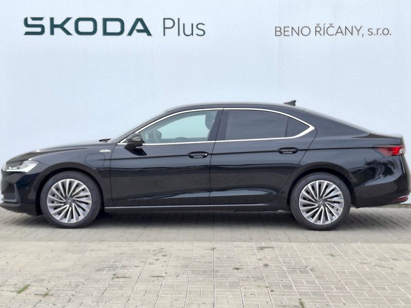 Škoda Superb (2025) iV L&K DSG 1,5TSi 150kW - fotka 3 z 35