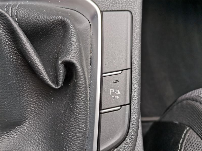 Hyundai i30 1,0 T-GDI Start Plus - fotka 14 z 17