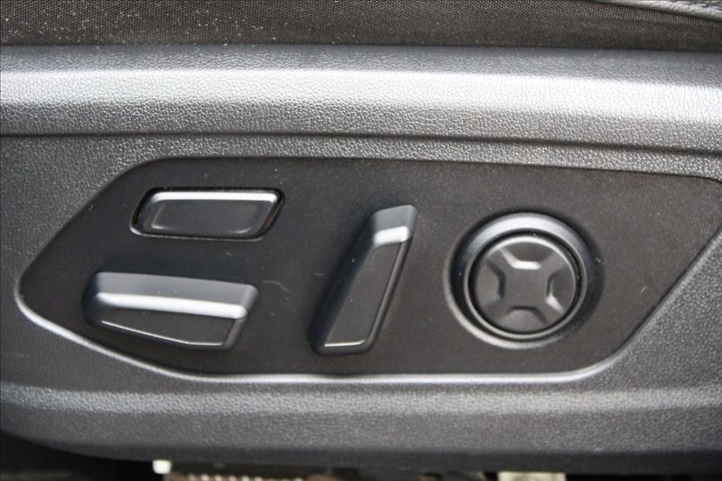 Kia Sorento 1,6 HEV  ČR,4x4,A/T,DPH,TOP - fotka 33 z 49