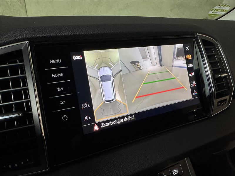 Škoda Karoq 2,0 TDi  DSG 4x4 Style Virtual - fotka 36 z 44