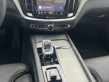 Volvo V60 2,0 145kW FWD PLUS DARK  B4 - náhled 18