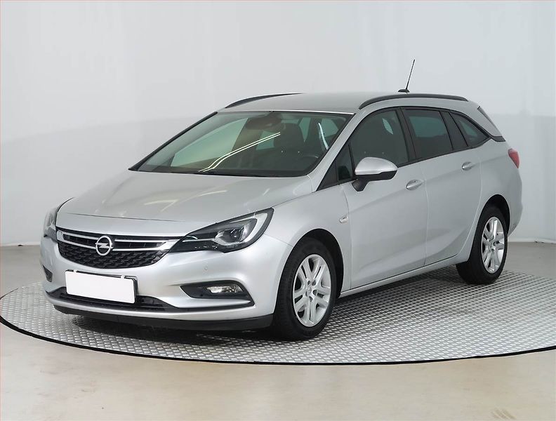 Opel Astra (2019) 1.6 CDTI, Navi, Tempomat - fotka 2 z 20