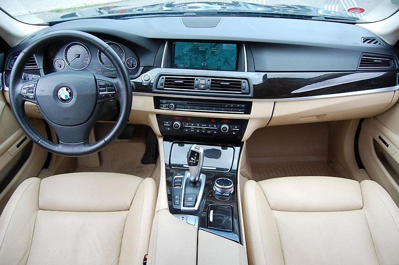 BMW Řada 5 (2014) 535d xDrive, 230 kW - fotka 14 z 48