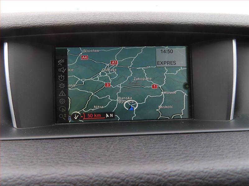 BMW X1 (2014) xLine xDrive18d, 4X4 - fotka 20 z 21
