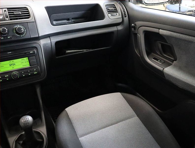 Škoda Fabia (2010) 1.2 12V, Serv.kniha, po STK - fotka 8 z 15