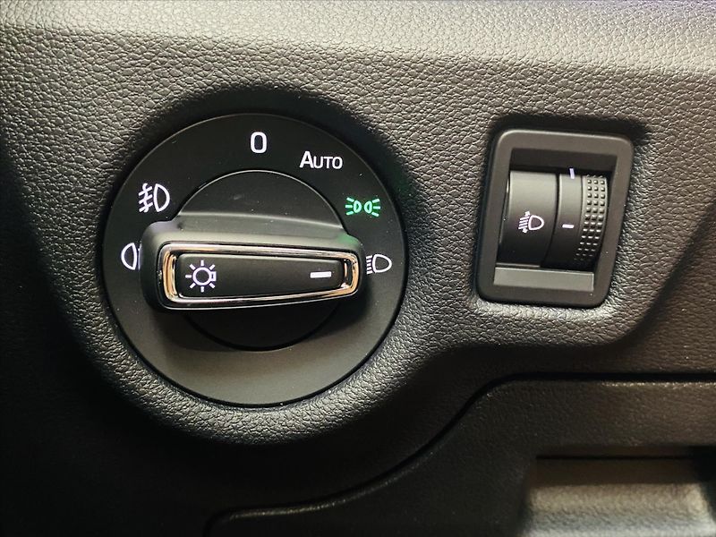 Škoda Scala 1,0 TSI 85kW Top Selection - fotka 17 z 23