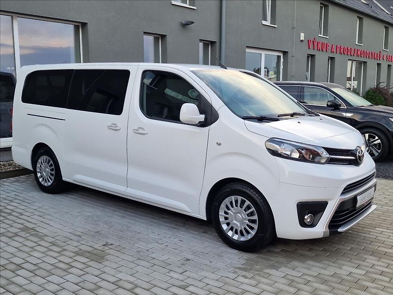 Toyota ProAce Verso 2.0 D-4d 110kW L2 Shuttle, ČR - fotka 2 z 50