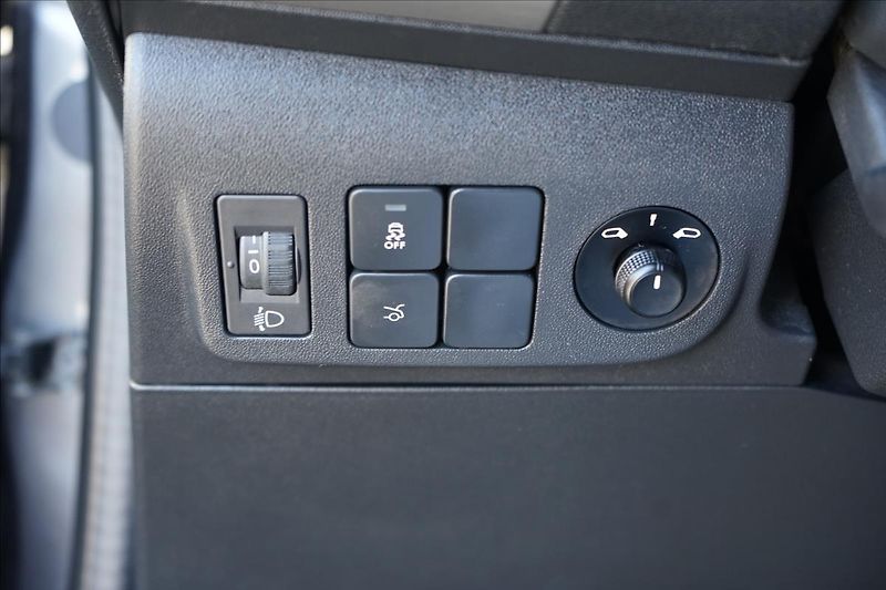 Citroën C-Elysée 1,2 PureTech  Feel - fotka 19 z 22