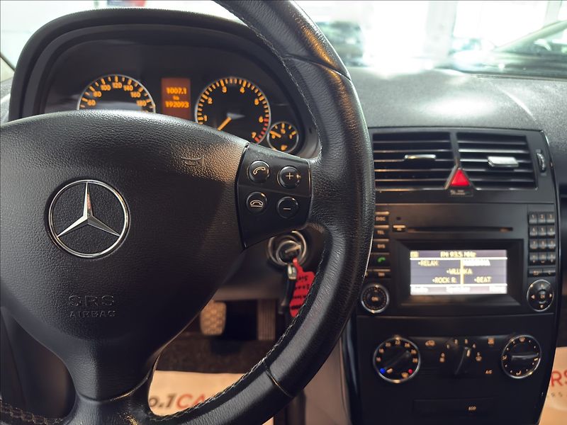 Mercedes-Benz Třídy A 1,7   180 KLIMATIZACE TAŽNÉ - fotka 9 z 22