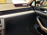 Volkswagen Passat 1,4TSi DSG SERV.KN,CEBIA,ACC - náhled 35